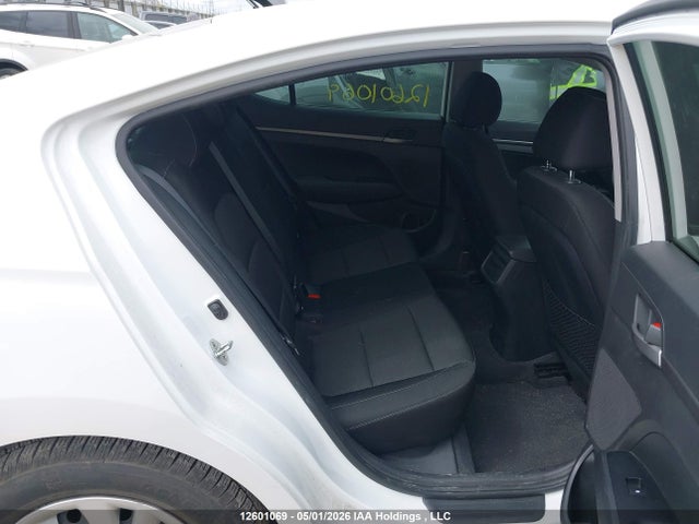 2017 Hyundai Elantra Le მანქანა იყიდება აუქციონზე, vin: 5NPD74LF7HH158502, აუქციონის ნომერი: 12601069
