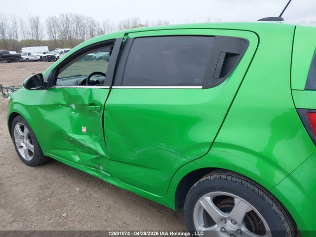 1G1JC6SH1F4126606 Chevrolet SONIC LT