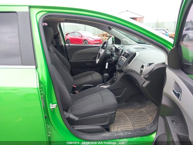 1G1JC6SH1F4126606 Chevrolet SONIC LT