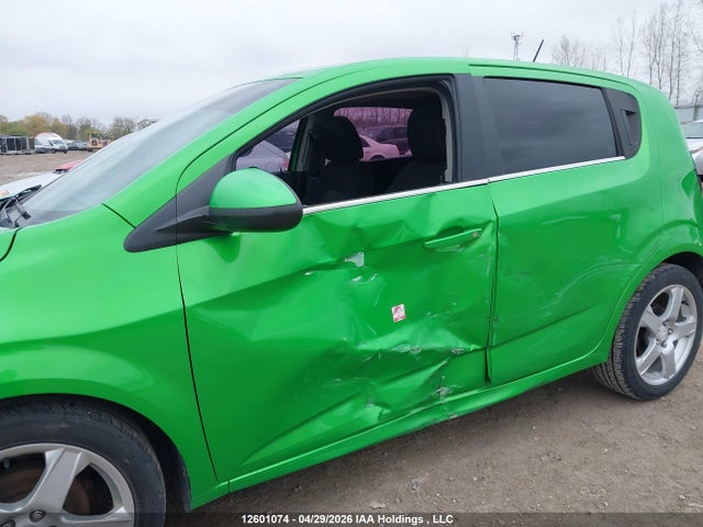 1G1JC6SH1F4126606 Chevrolet SONIC LT