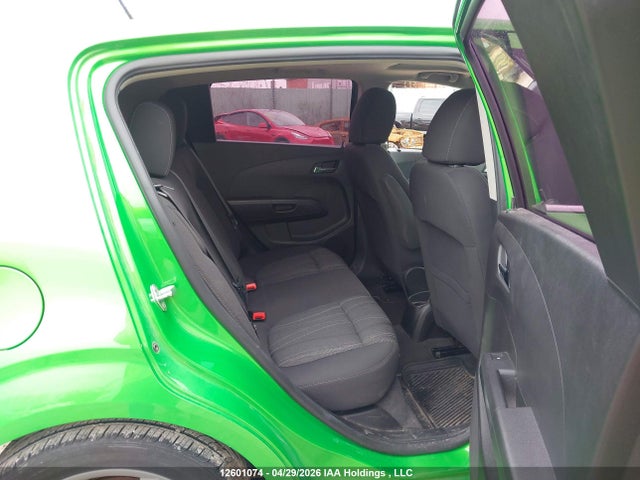 1G1JC6SH1F4126606 Chevrolet SONIC LT