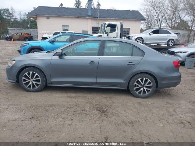 3VWD07AJ2FM227842 Volkswagen Jetta 1.8 Tsi Comfortline/1.8 Tsi Trendline+