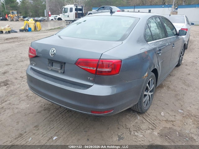 3VWD07AJ2FM227842 Volkswagen Jetta 1.8 Tsi Comfortline/1.8 Tsi Trendline+