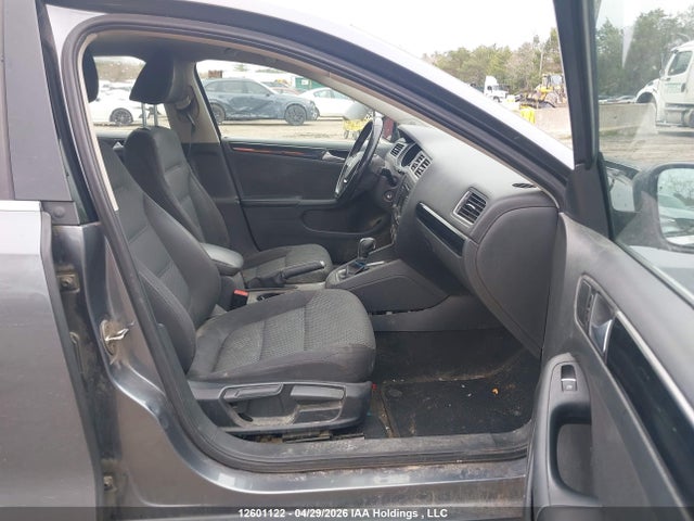 3VWD07AJ2FM227842 Volkswagen Jetta 1.8 Tsi Comfortline/1.8 Tsi Trendline+