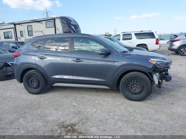 KM8J33A44HU584966 Hyundai Tucson Limited/sport And Eco/se