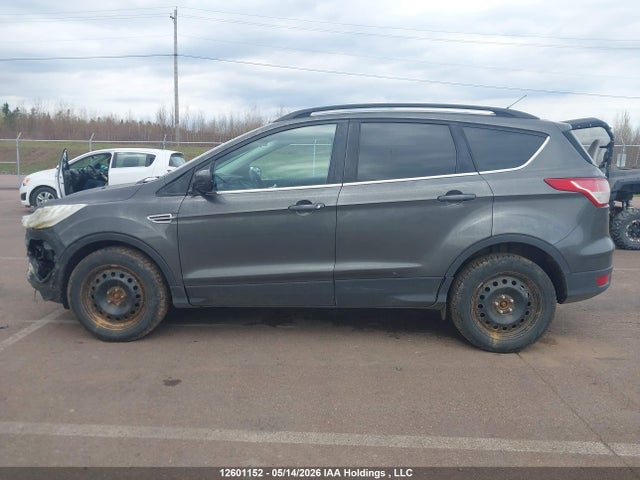 1FMCU9GX5FUC49965 Ford ESCAPE SE