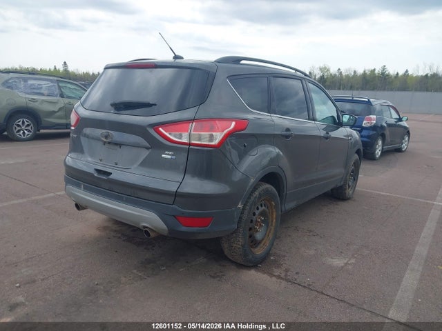1FMCU9GX5FUC49965 Ford ESCAPE SE