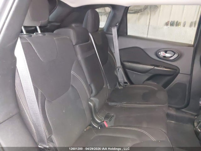 Jeep Cherokee Latitude 2016 1C4PJMCS2GW209926 Image 8