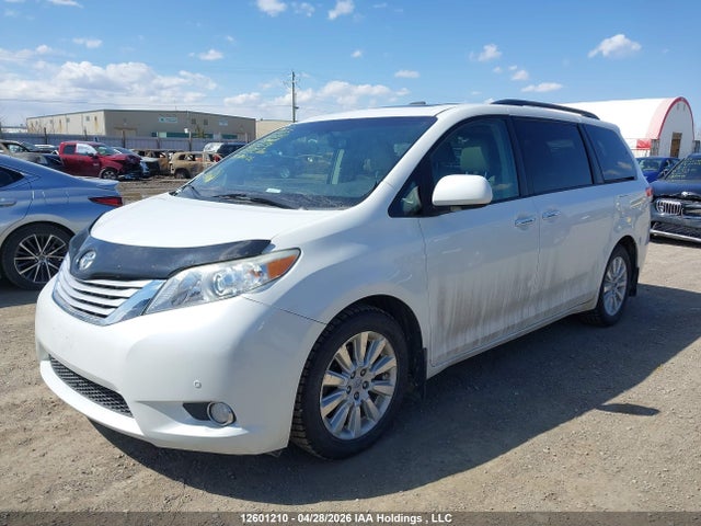 12601210 :رقم المزاد ، 5TDDK3DCXBS005191 vin ، 2011 Toyota Sienna Xle/limited مزاد بيع