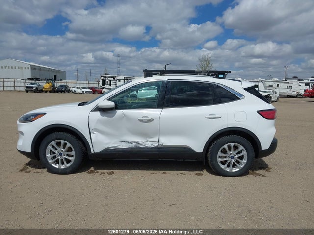 1FMCU9G68LUB83396 Ford ESCAPE SE