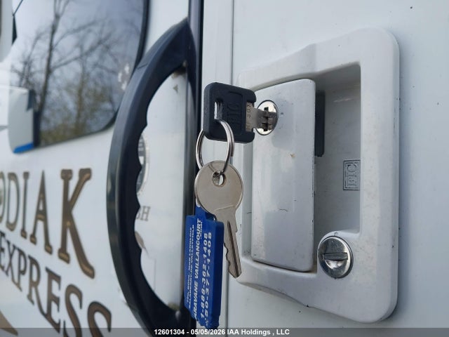 2013 Dutchmen Kodiak მანქანა იყიდება აუქციონზე, vin: 17CTS5R22DK171186, აუქციონის ნომერი: 12601304
