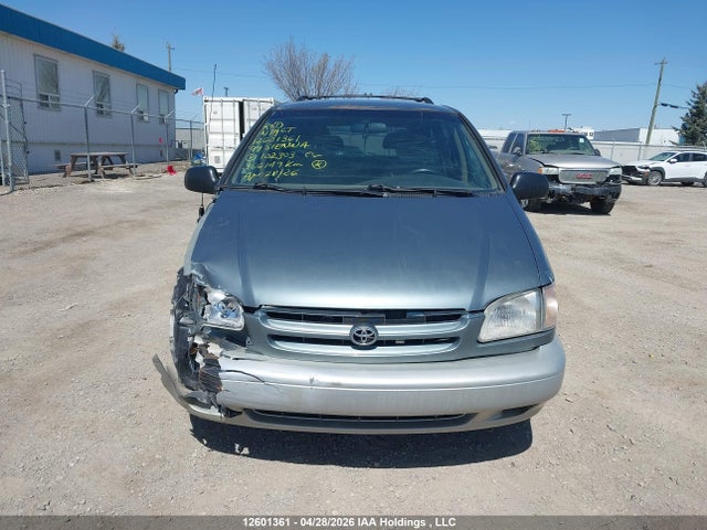 1999 Toyota Sienna Le/xle მანქანა იყიდება აუქციონზე, vin: 4T3ZF13C1XU102303, აუქციონის ნომერი: 12601361