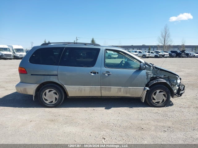 1999 Toyota Sienna Le/xle მანქანა იყიდება აუქციონზე, vin: 4T3ZF13C1XU102303, აუქციონის ნომერი: 12601361