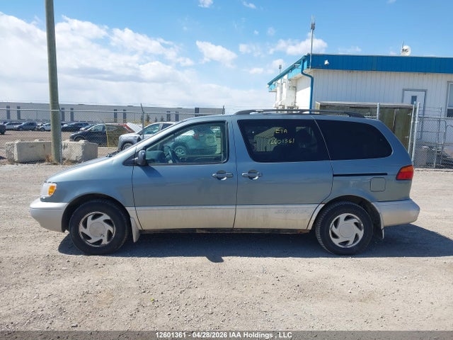 1999 Toyota Sienna Le/xle მანქანა იყიდება აუქციონზე, vin: 4T3ZF13C1XU102303, აუქციონის ნომერი: 12601361