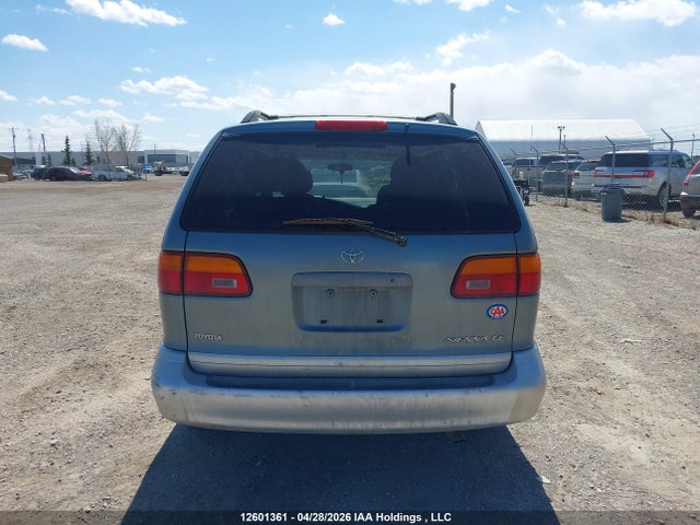 1999 Toyota Sienna Le/xle მანქანა იყიდება აუქციონზე, vin: 4T3ZF13C1XU102303, აუქციონის ნომერი: 12601361