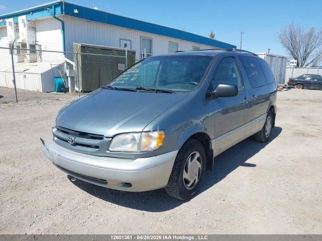 1999 Toyota Sienna Le/xle მანქანა იყიდება აუქციონზე, vin: 4T3ZF13C1XU102303, აუქციონის ნომერი: 12601361
