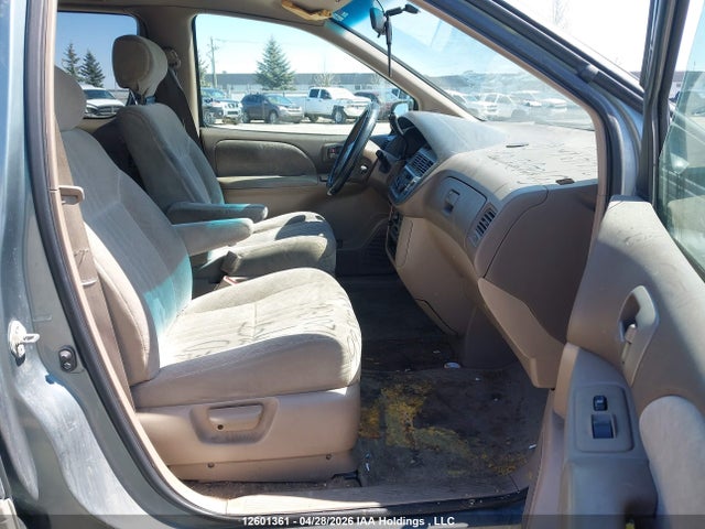 1999 Toyota Sienna Le/xle მანქანა იყიდება აუქციონზე, vin: 4T3ZF13C1XU102303, აუქციონის ნომერი: 12601361