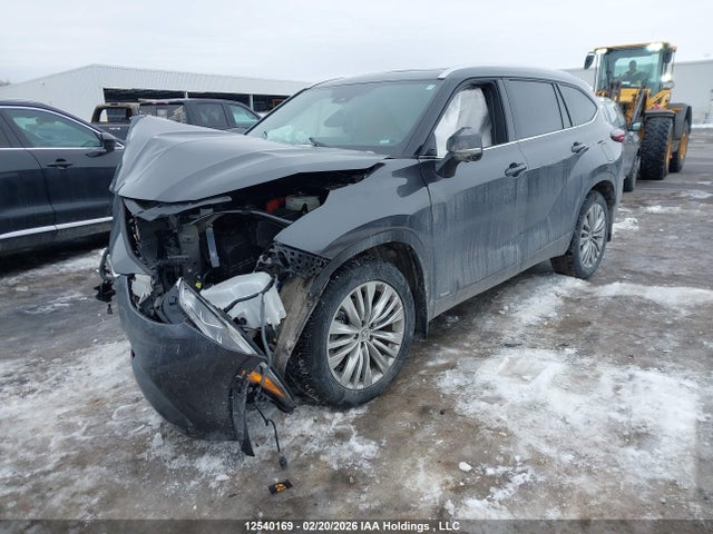 12540169 :رقم المزاد ، 5TDEBRCH5SS679401 vin ، 2025 Toyota Highlander Hybrid Limited مزاد بيع