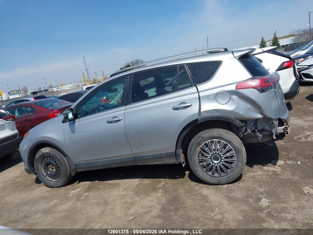 2018 Toyota Rav4 Le მანქანა იყიდება აუქციონზე, vin: 2T3BFREV0JW769563, აუქციონის ნომერი: 12601375