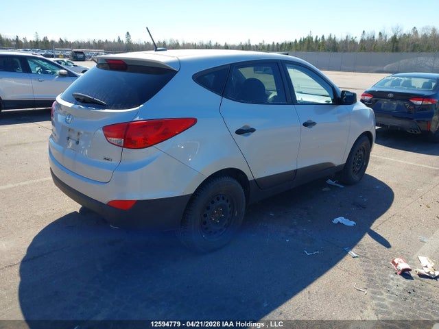 KM8JTCAF6FU081051 Hyundai Tucson Gl