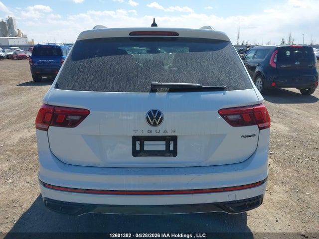 3VV8B7AX2NM073457 Volkswagen Tiguan Se R-line Black