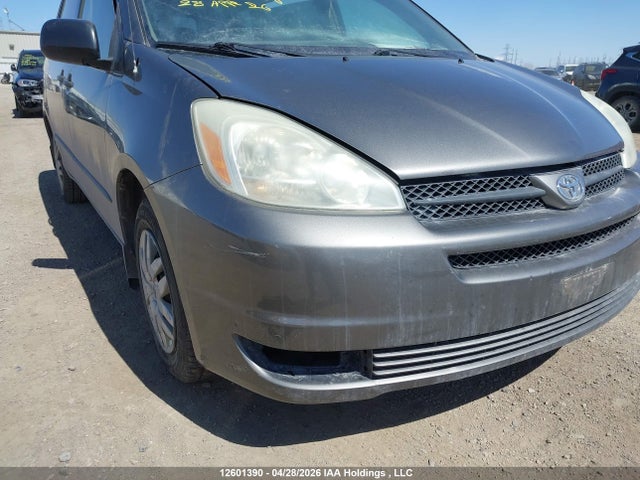 2005 Toyota Sienna Ce მანქანა იყიდება აუქციონზე, vin: 5TDZA29C35S243738, აუქციონის ნომერი: 12601390