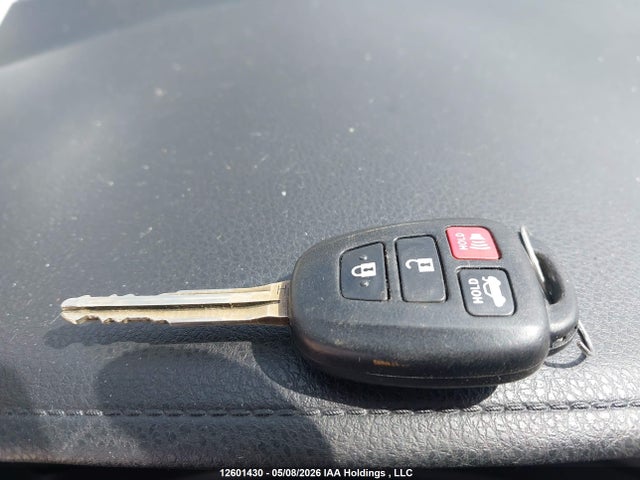 2T1BURHE6JC091378 Toyota COROLLA SE