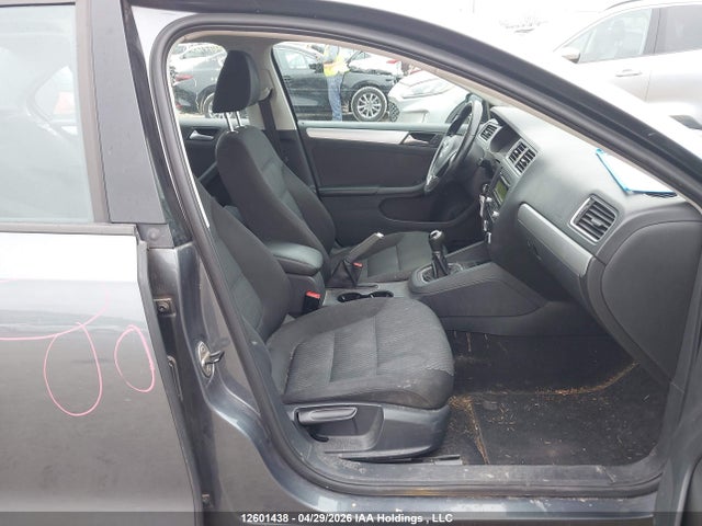 12601438 :رقم المزاد ، 3VWBK7AJ7DM390081 vin ، 2013 Volkswagen Jetta Comfortline مزاد بيع