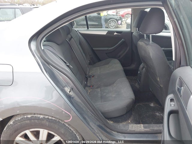 12601438 :رقم المزاد ، 3VWBK7AJ7DM390081 vin ، 2013 Volkswagen Jetta Comfortline مزاد بيع