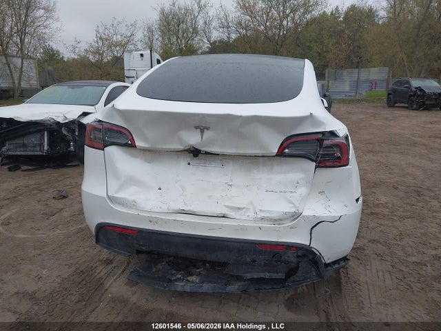 Tesla Model Y 2025 7SAYGAEE6SF282970 Image 16