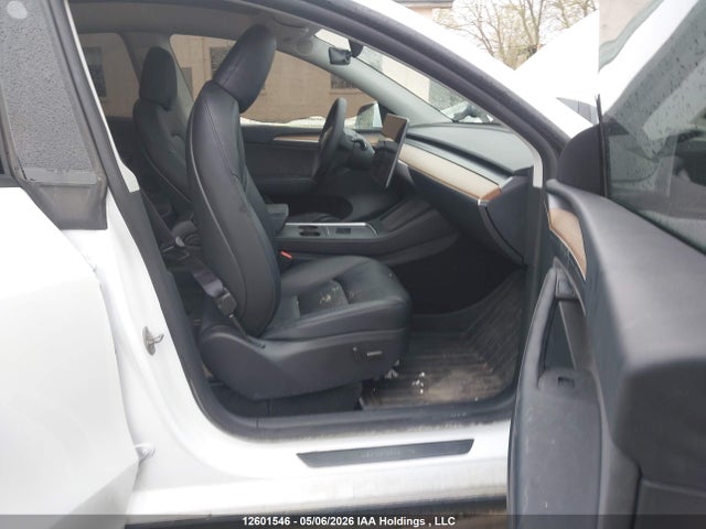 Tesla Model Y 2025 7SAYGAEE6SF282970 Image 5