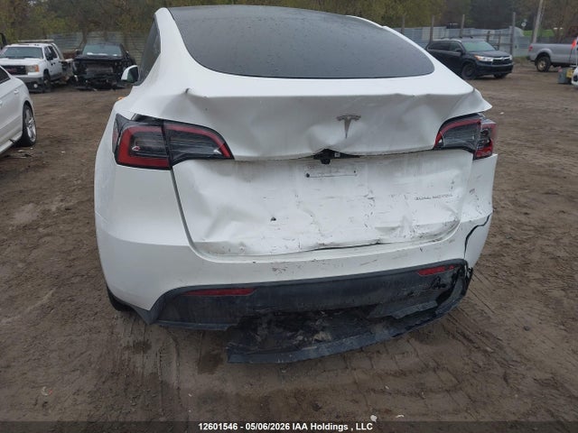 Tesla Model Y 2025 7SAYGAEE6SF282970 Image 6