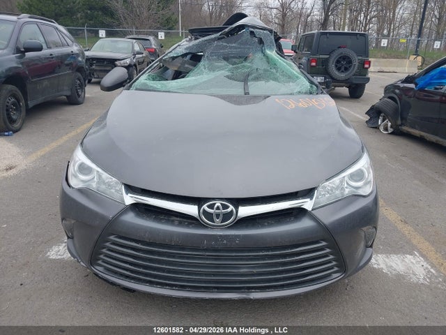 12601582 :رقم المزاد ، 4T1BF1FK2HU663284 vin ، 2017 Toyota Camry مزاد بيع
