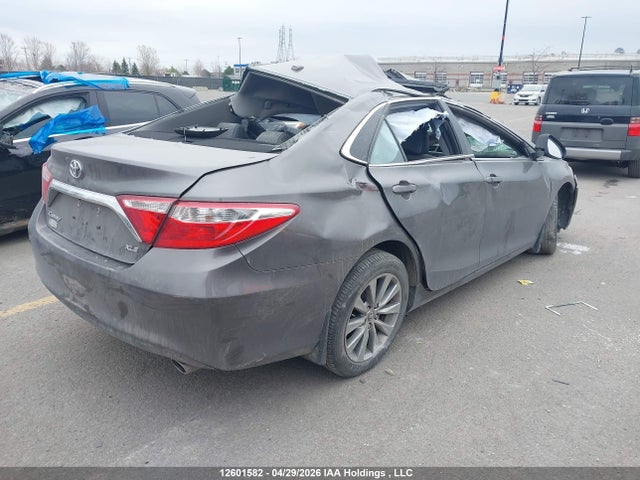 12601582 :رقم المزاد ، 4T1BF1FK2HU663284 vin ، 2017 Toyota Camry مزاد بيع