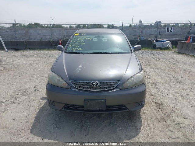12601626 :رقم المزاد ، 4T1BE32K75U512151 vin ، 2005 Toyota Camry Le/xle/se مزاد بيع