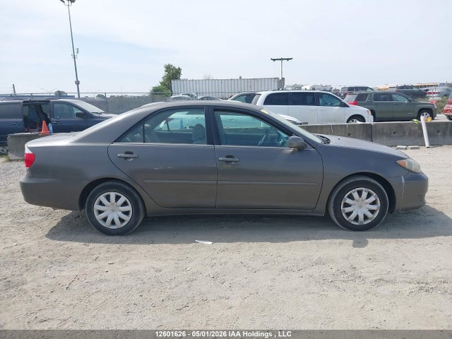 12601626 :رقم المزاد ، 4T1BE32K75U512151 vin ، 2005 Toyota Camry Le/xle/se مزاد بيع