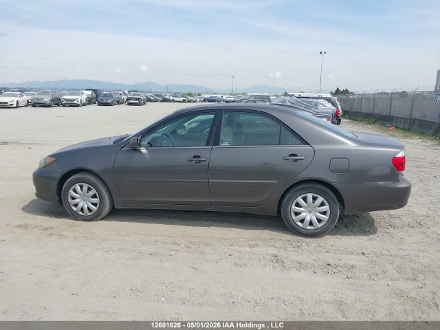 12601626 :رقم المزاد ، 4T1BE32K75U512151 vin ، 2005 Toyota Camry Le/xle/se مزاد بيع