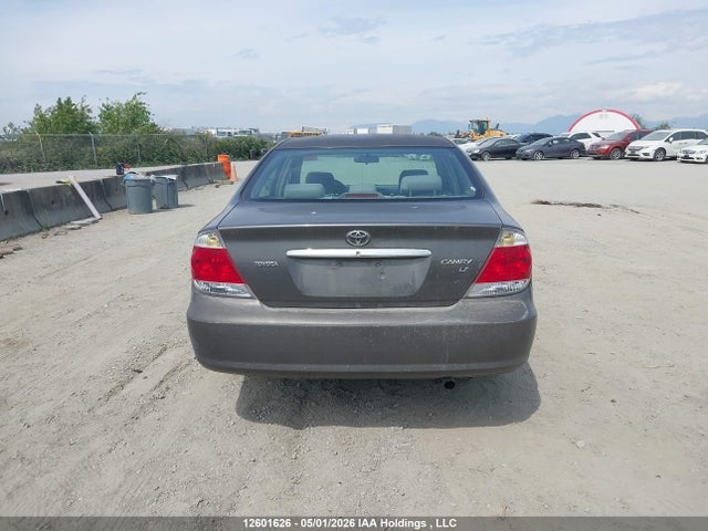 12601626 :رقم المزاد ، 4T1BE32K75U512151 vin ، 2005 Toyota Camry Le/xle/se مزاد بيع