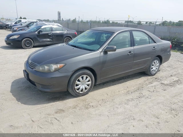 12601626 :رقم المزاد ، 4T1BE32K75U512151 vin ، 2005 Toyota Camry Le/xle/se مزاد بيع
