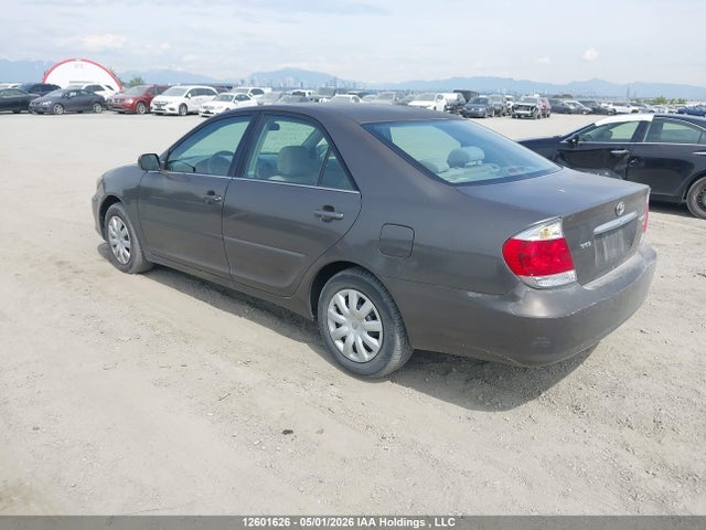 12601626 :رقم المزاد ، 4T1BE32K75U512151 vin ، 2005 Toyota Camry Le/xle/se مزاد بيع