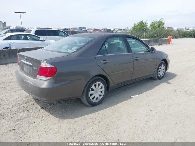 12601626 :رقم المزاد ، 4T1BE32K75U512151 vin ، 2005 Toyota Camry Le/xle/se مزاد بيع