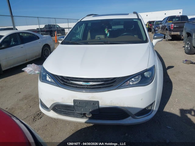Chrysler Pacifica Hybrid Limited 2018 2C4RC1N74JR136469 Image 12