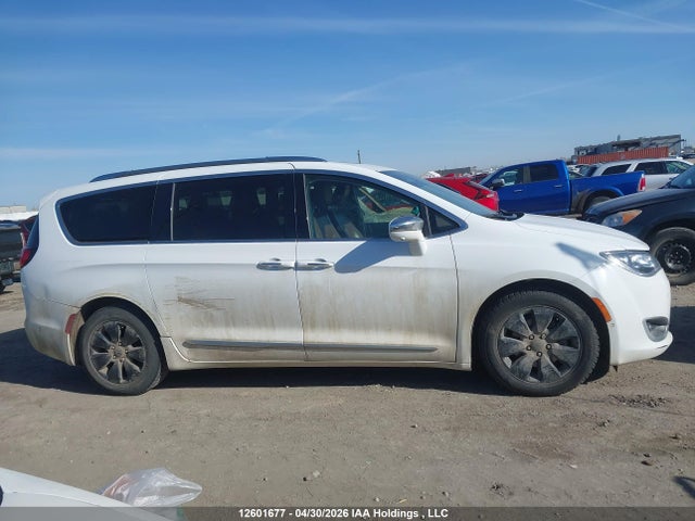 Chrysler Pacifica Hybrid Limited 2018 2C4RC1N74JR136469 Image 13
