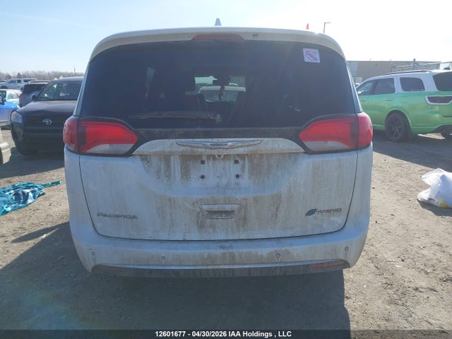 Chrysler Pacifica Hybrid Limited 2018 2C4RC1N74JR136469 Image 16