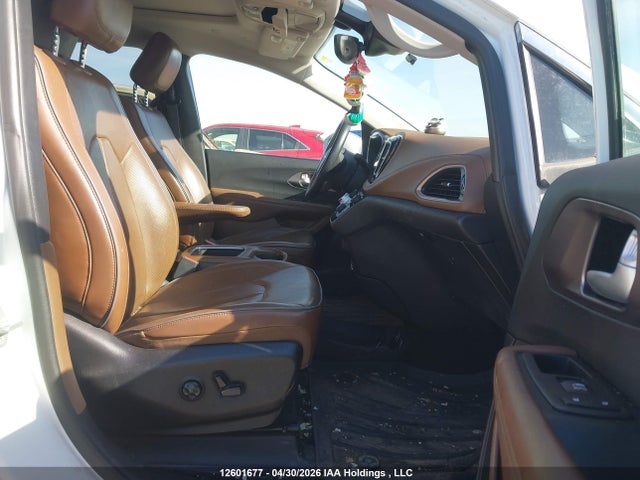 Chrysler Pacifica Hybrid Limited 2018 2C4RC1N74JR136469 Image 5