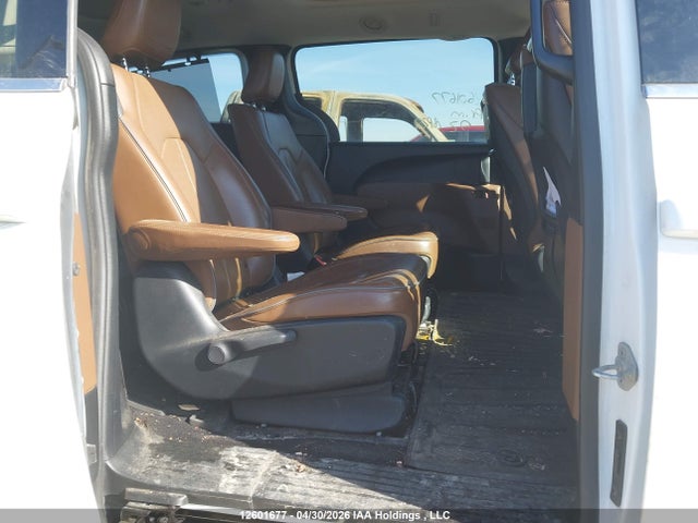 Chrysler Pacifica Hybrid Limited 2018 2C4RC1N74JR136469 Image 8
