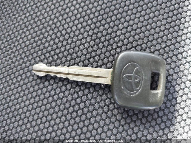 12601696 :رقم المزاد ، 2T1KR32E54C825729 vin ، 2004 Toyota Corolla Matrix Xr مزاد بيع