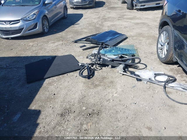 1FMCU9DZ4NUA21816 Ford Escape Titanium Hybrid