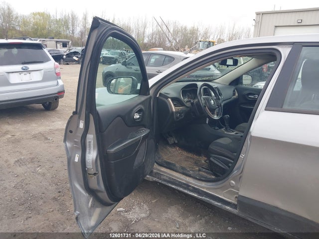 1C4PJMAB3GW341743 Jeep Cherokee Sport