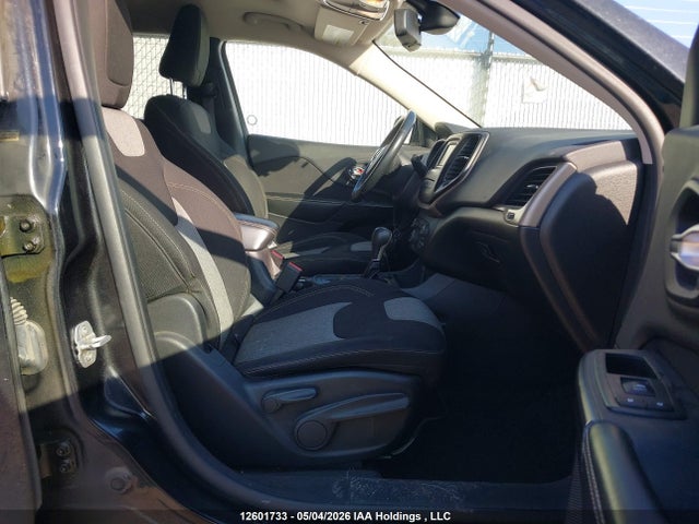 Продаж на аукціоні авто 2014 Jeep Cherokee Latitude, vin: 1C4PJLCS1EW102132, номер лоту: 12601733